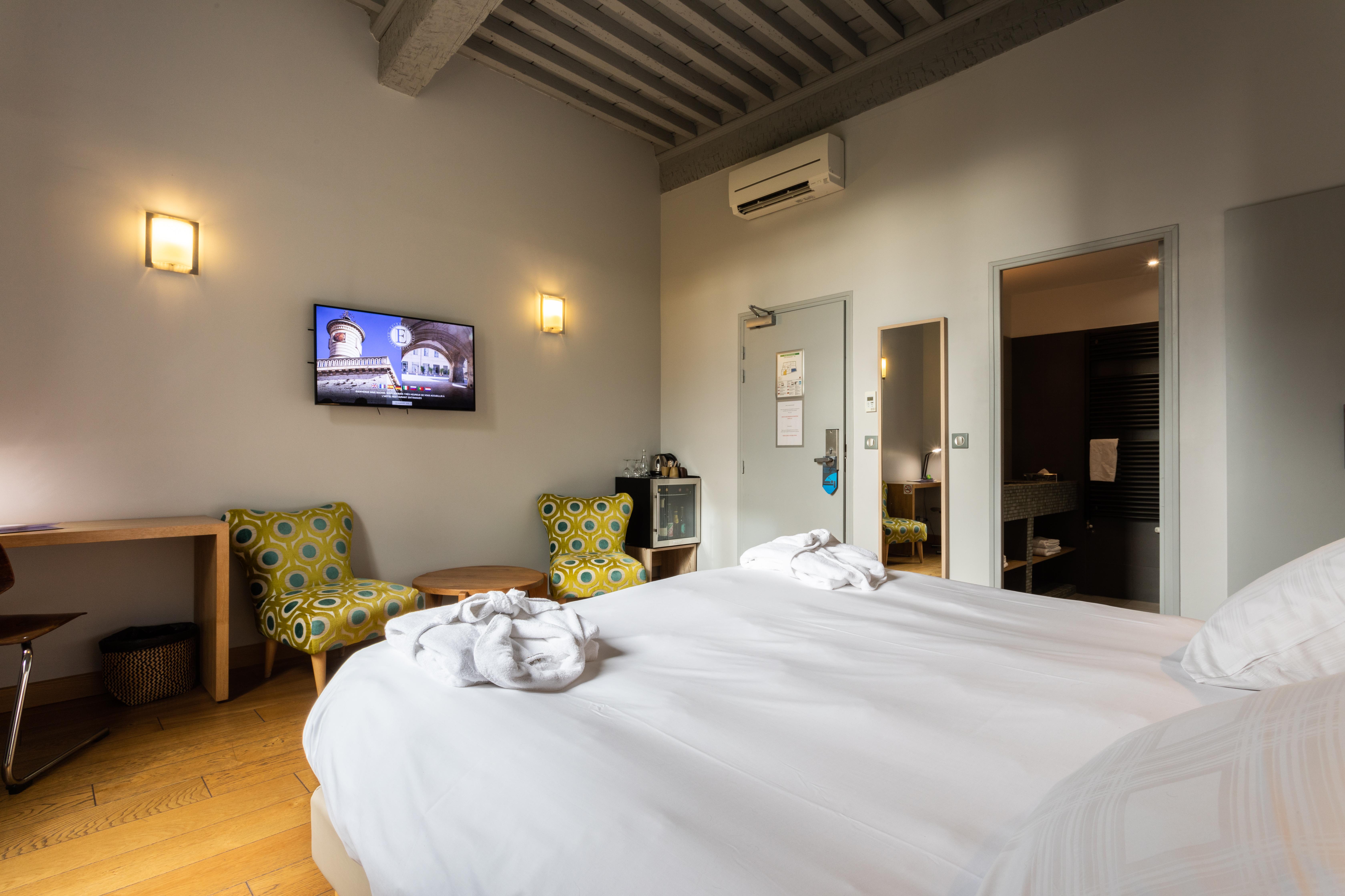 Boutique Hotel Entraigues Юзес Екстер'єр фото