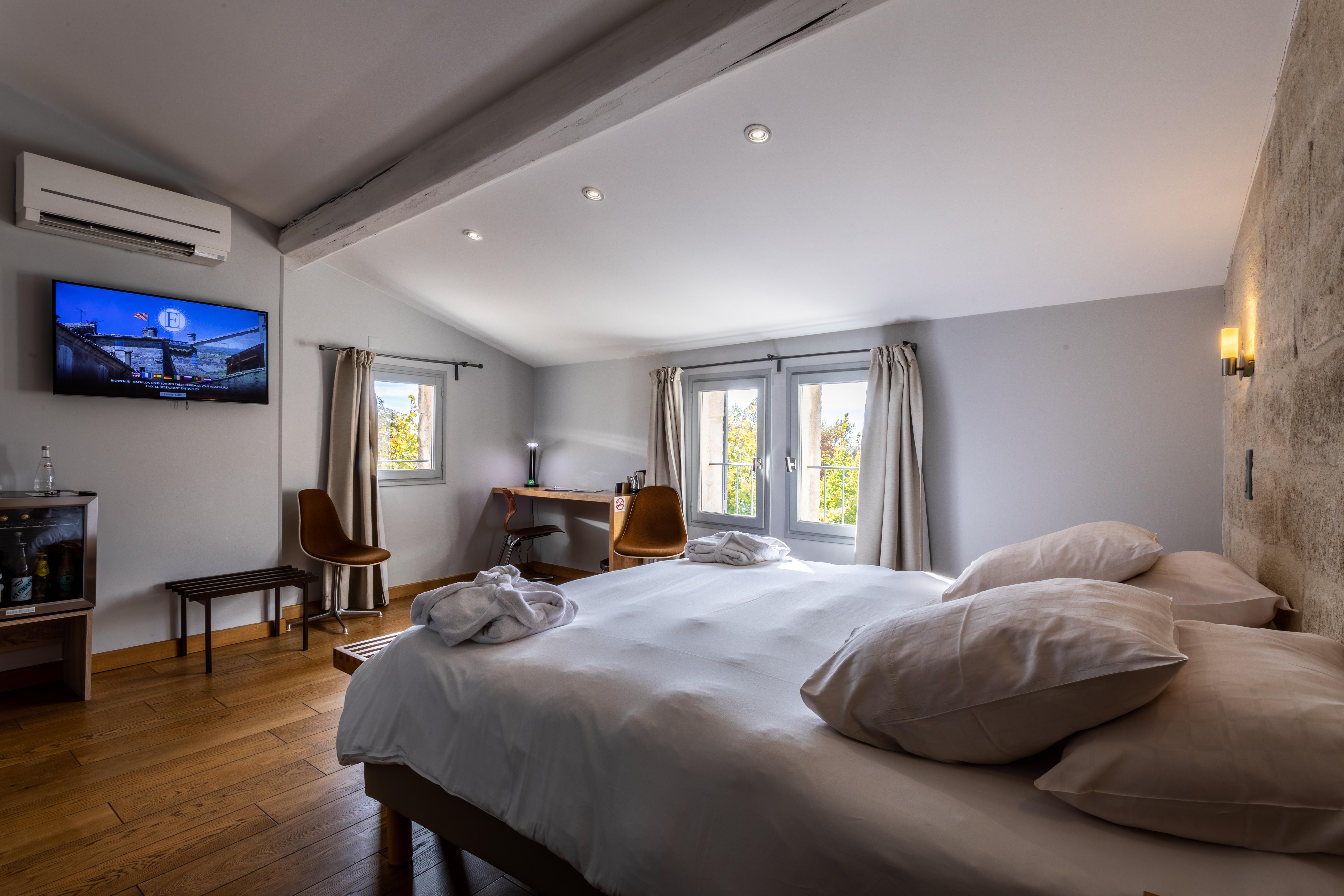 Boutique Hotel Entraigues Юзес Екстер'єр фото